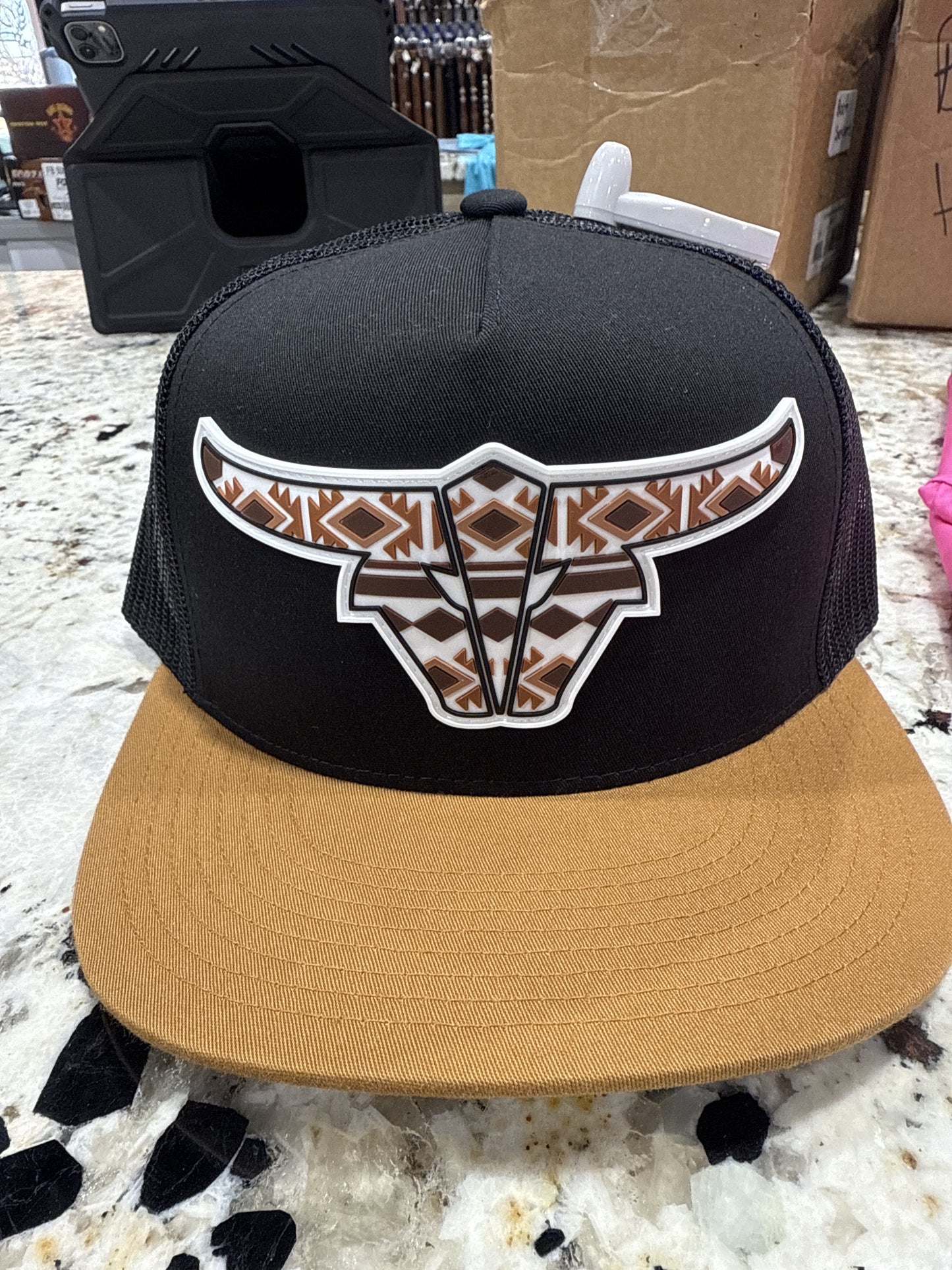 TRIBAL CARAMEL/BLACK BULL CAP WHITE OUTLINE