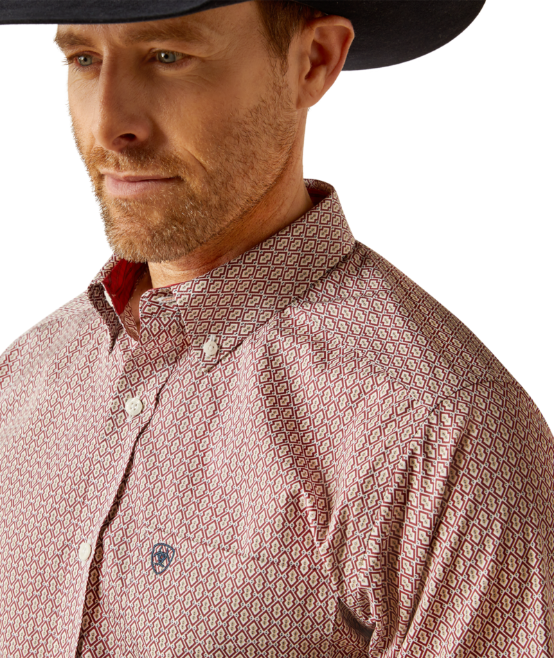 10054043 | ARIAT MEN'S WRINKLE FREE IVAN FITTED L/S SHIRT - RED